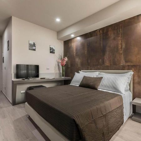 Astoria Deluxe Rooms Болонья Екстер'єр фото