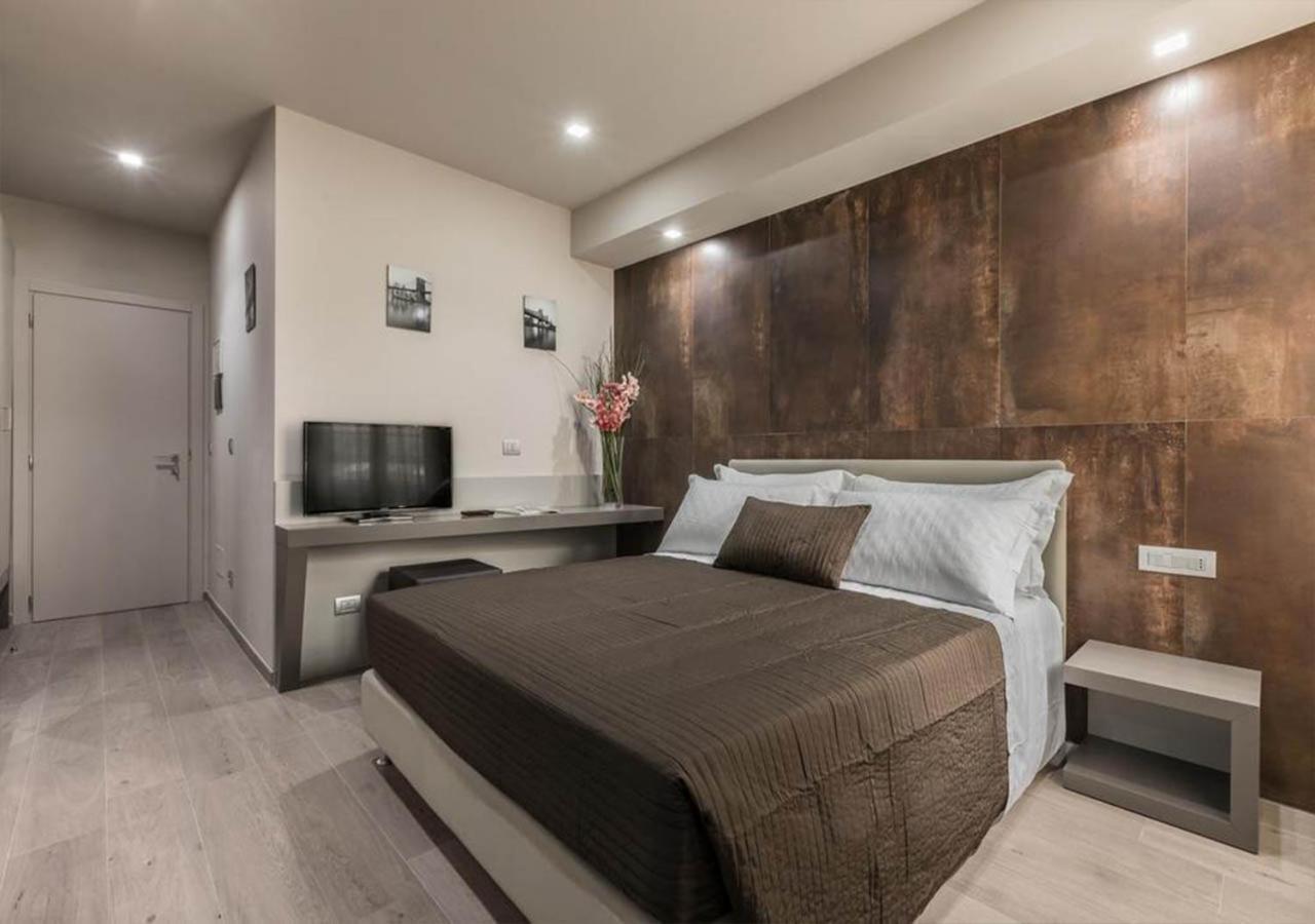 Astoria Deluxe Rooms Болонья Екстер'єр фото