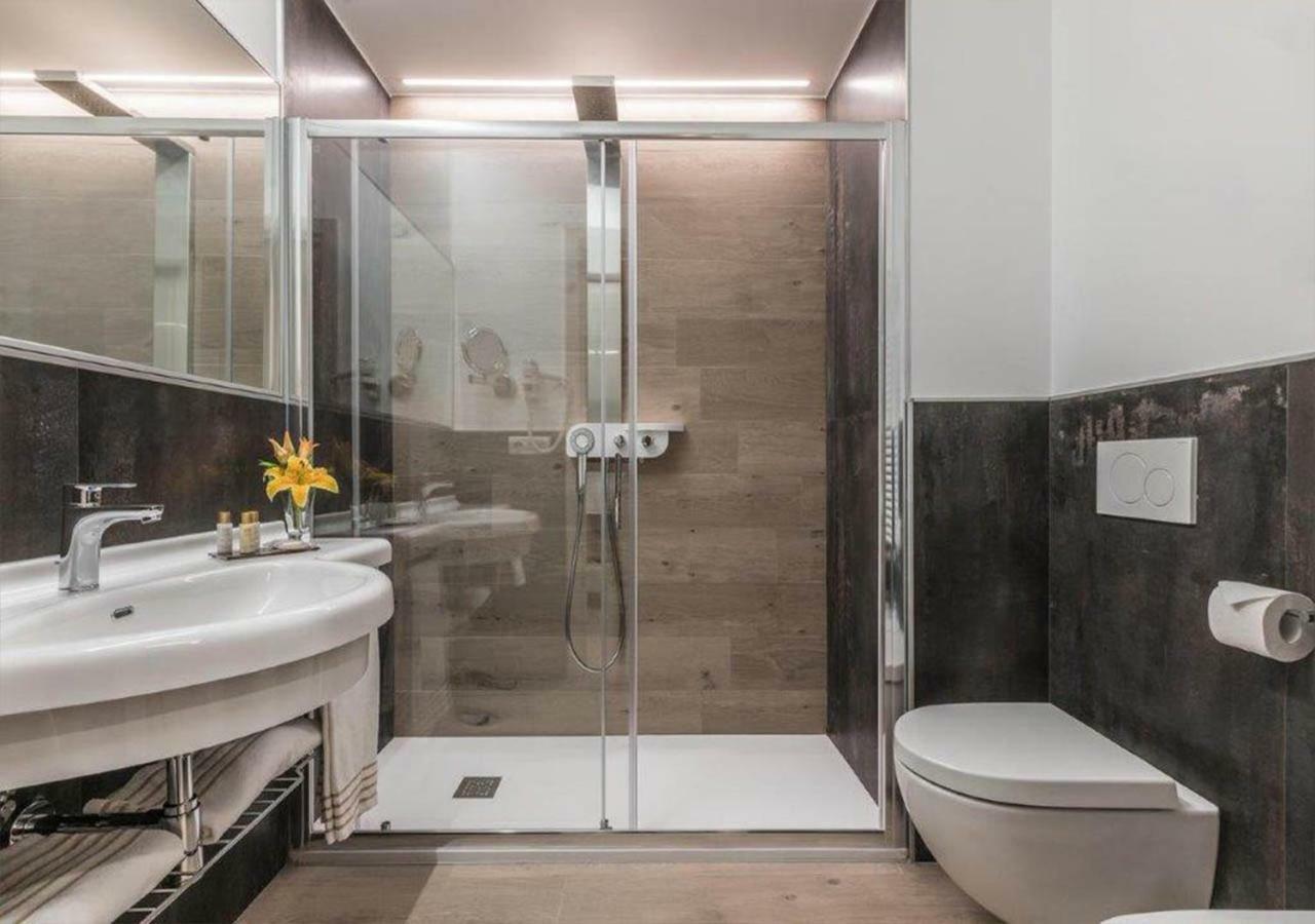 Astoria Deluxe Rooms Болонья Екстер'єр фото