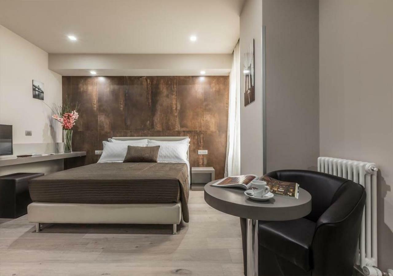 Astoria Deluxe Rooms Болонья Екстер'єр фото