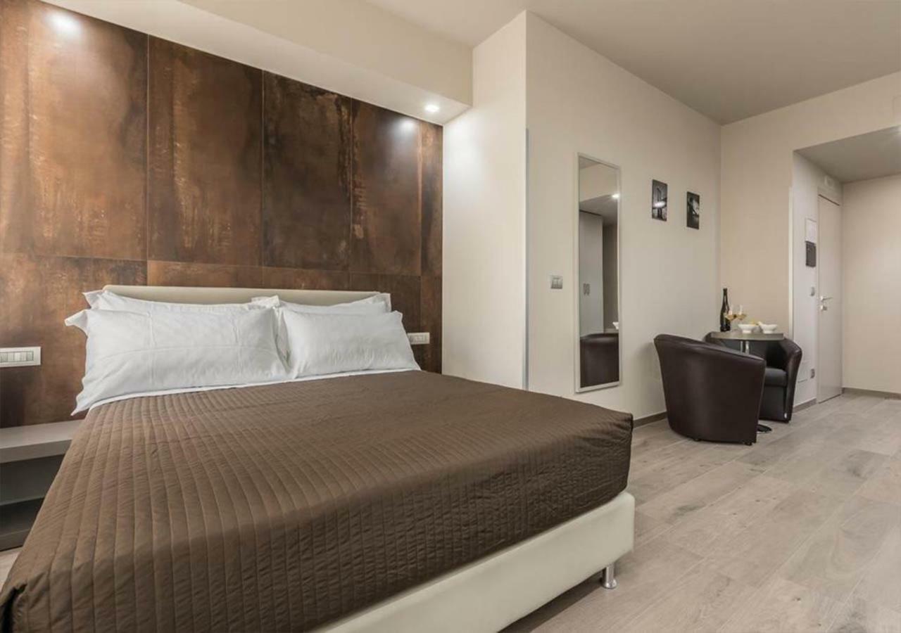 Astoria Deluxe Rooms Болонья Екстер'єр фото